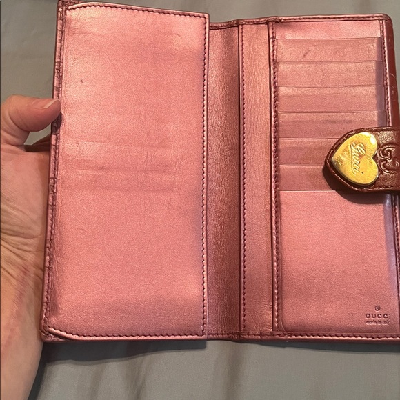 Gucci Red Leather Heart Clasp Wallet - Picture 7 of 13